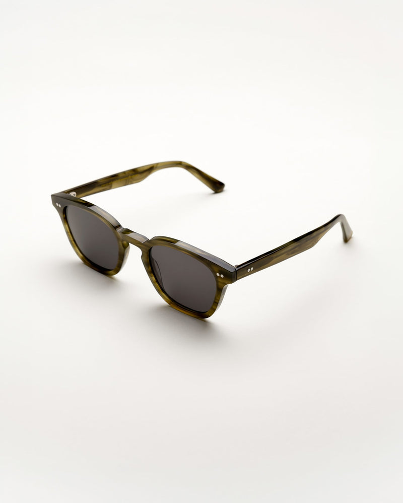 River Olive Demi - grey solid lens