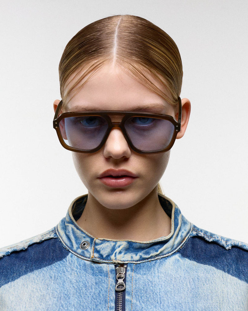 Jet Chocolate - blue gradient lens