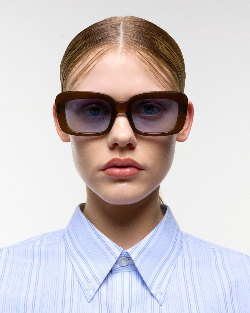 Molly Chocolate - blue gradient lens