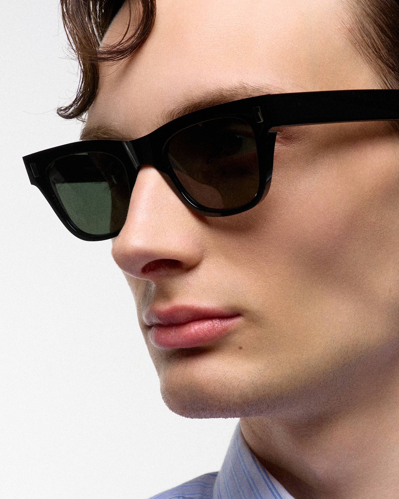 Aki Black - green solid lens