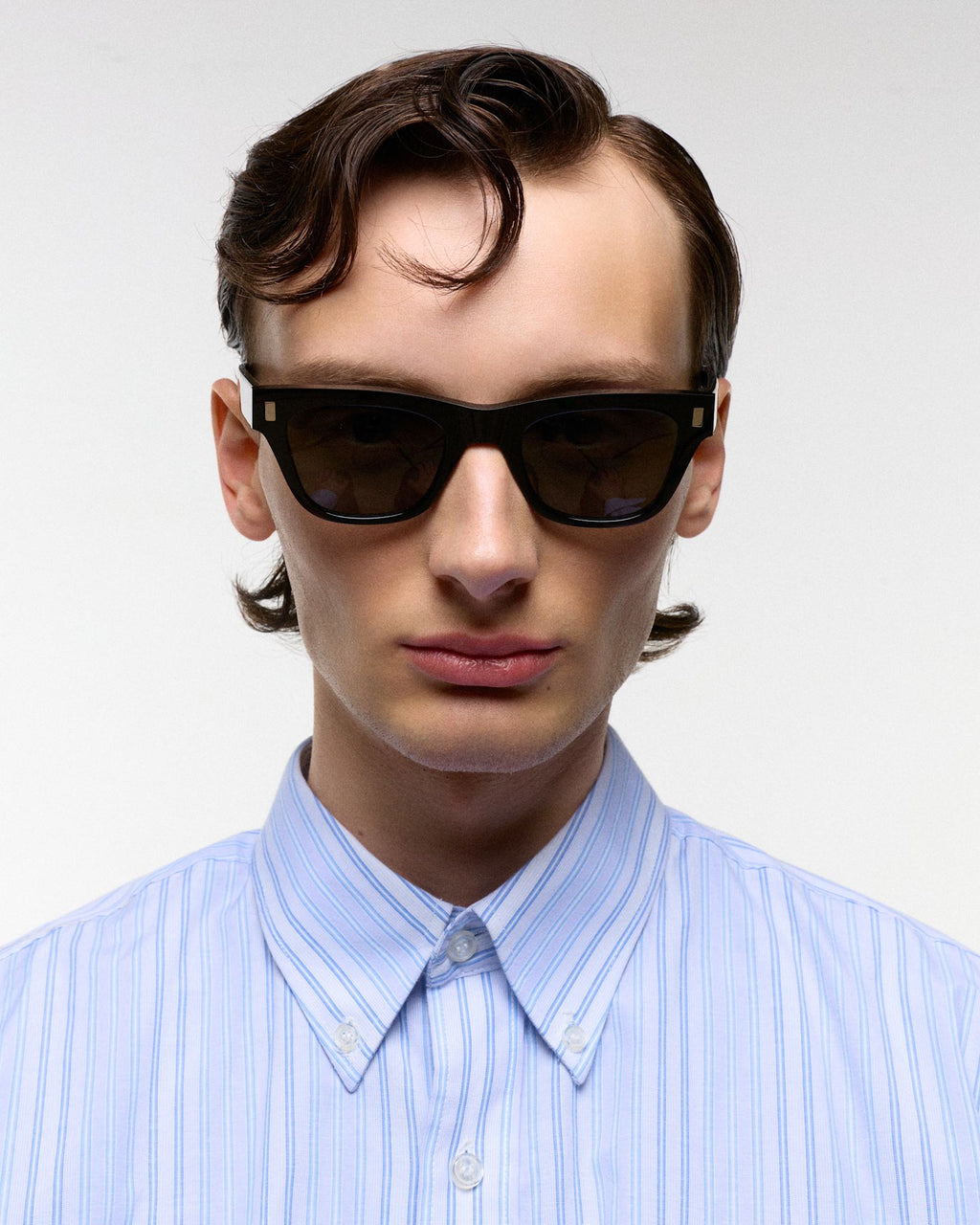 Aki Black - green solid lens