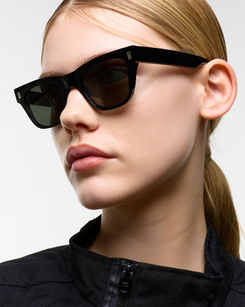 Aki Black - green solid lens