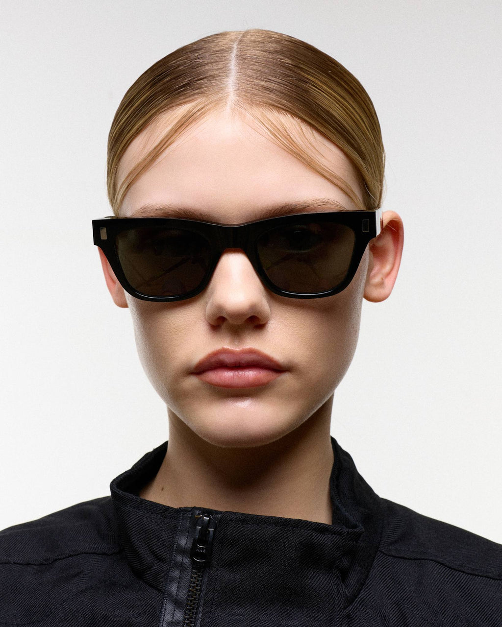 Aki Black - green solid lens