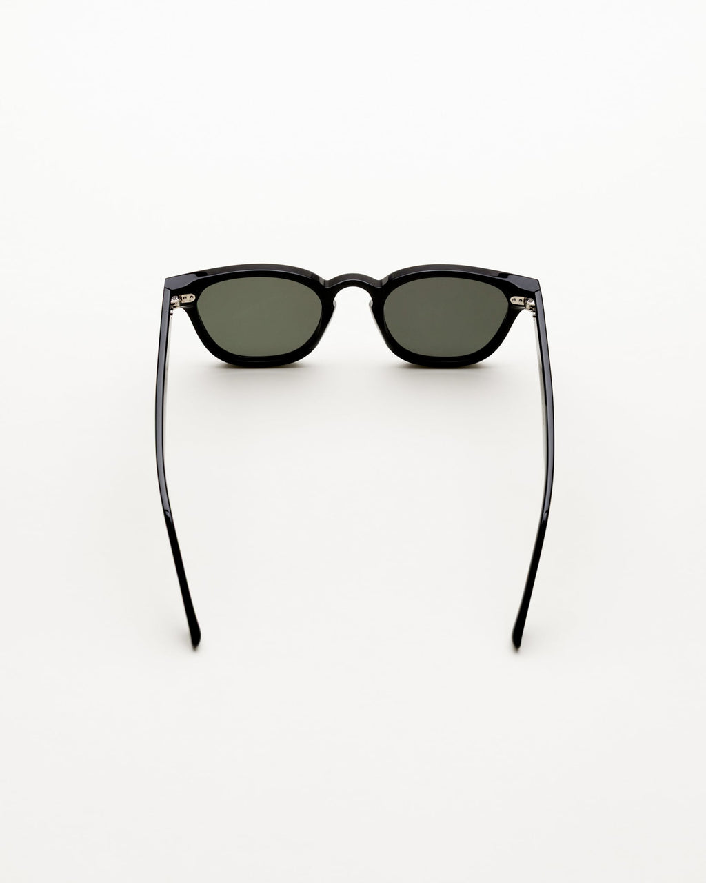 River Black - green solid lens