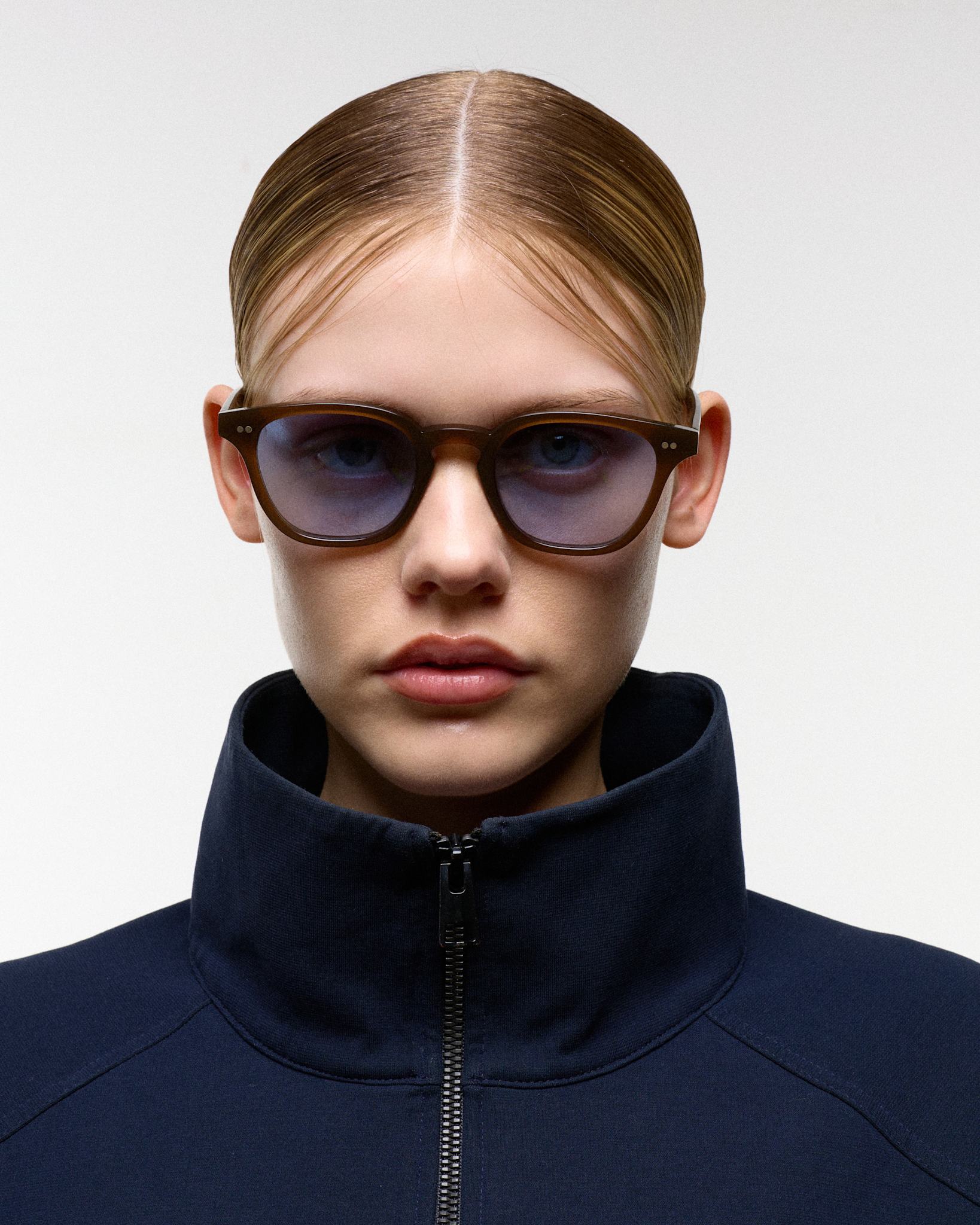 River Chocolate - blue gradient lens
