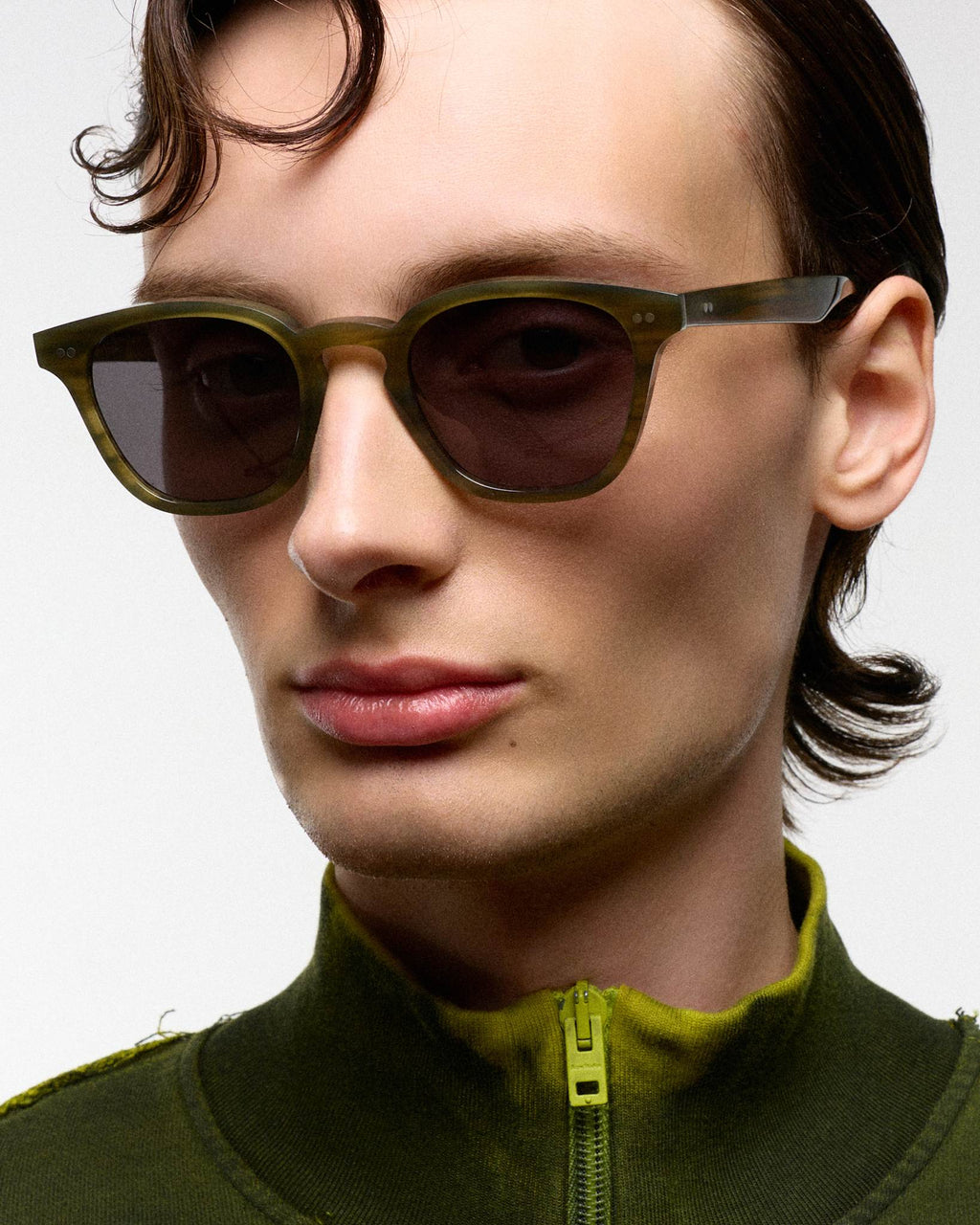 River Olive Demi - grey solid lens