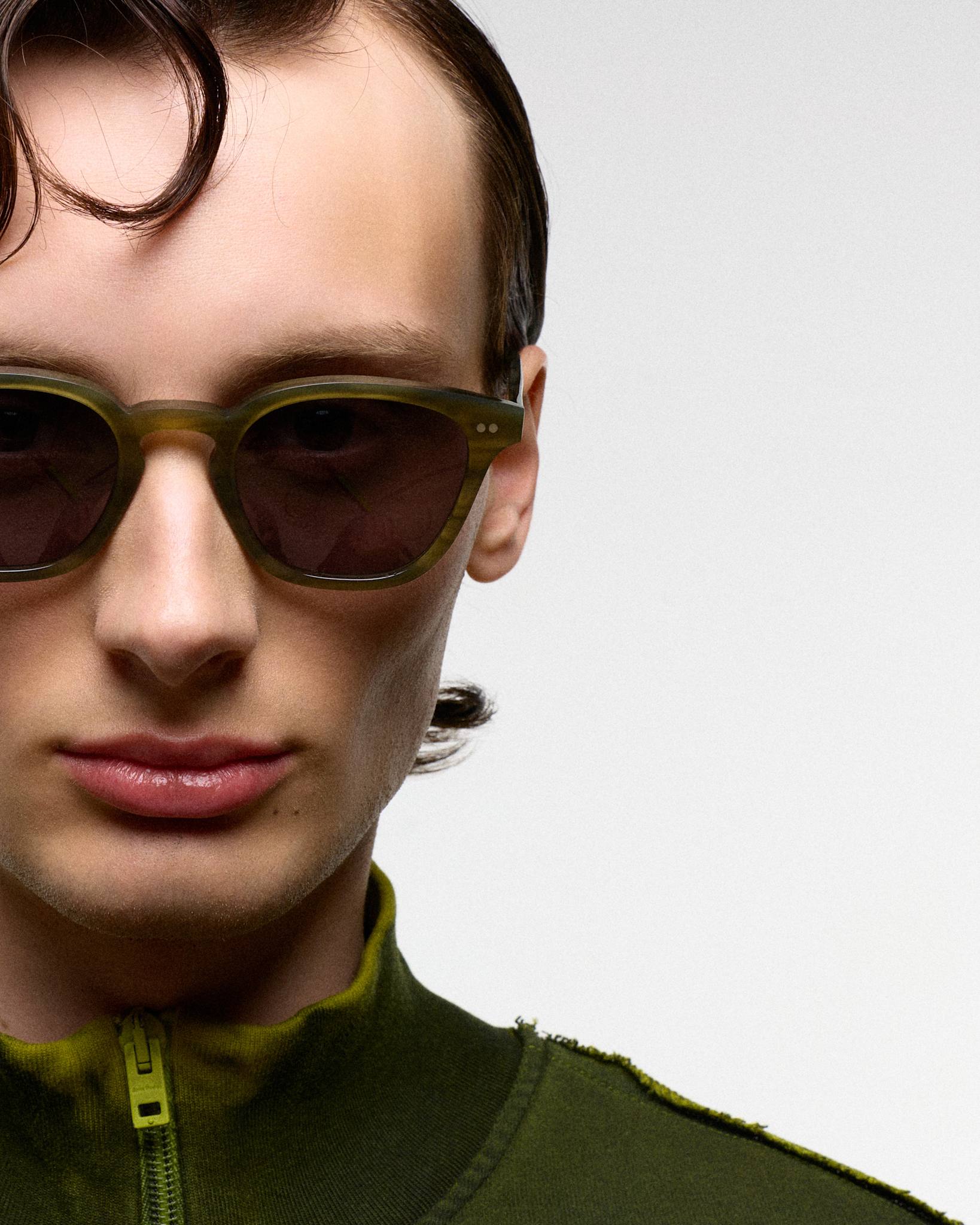River Olive Demi - grey solid lens