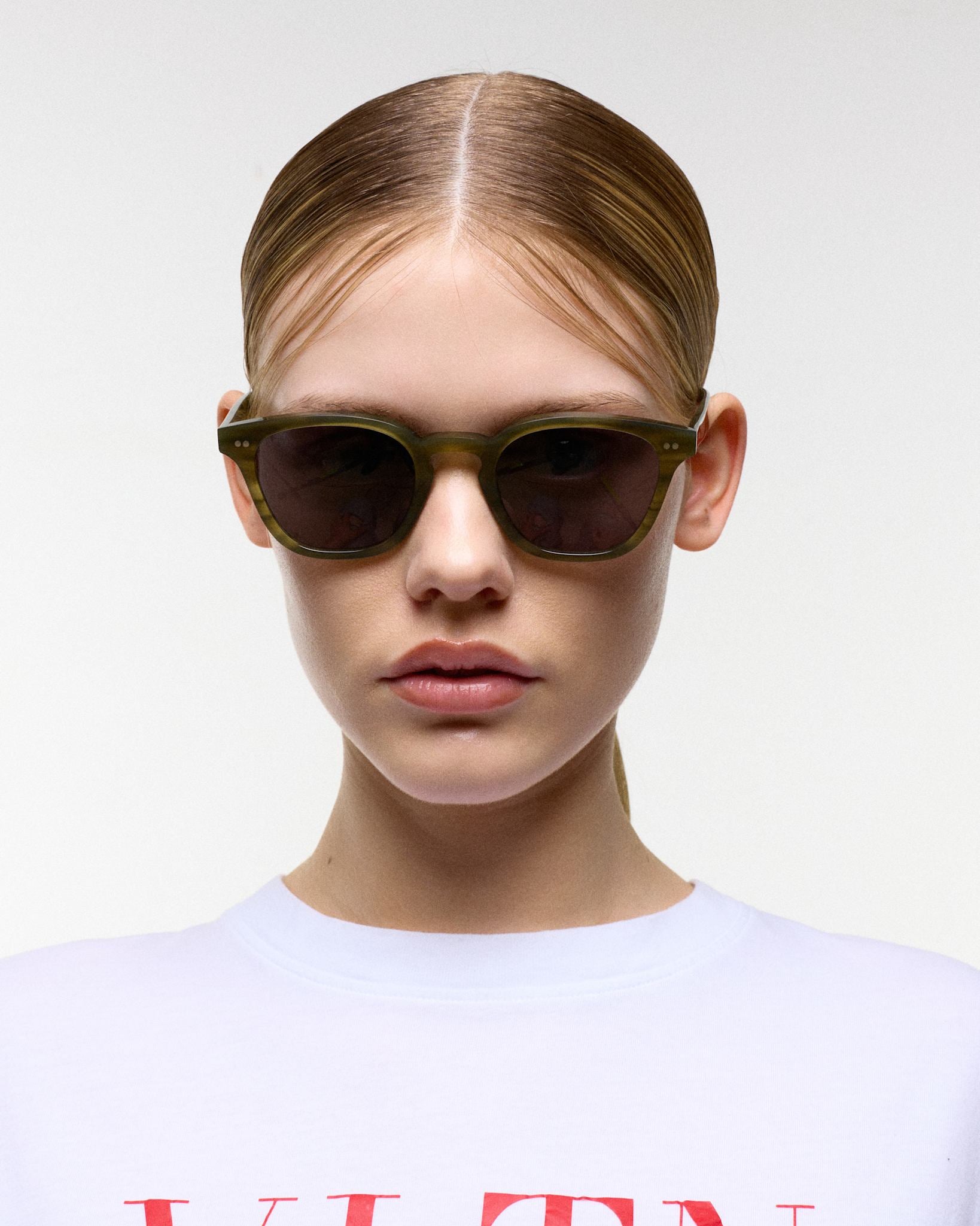 River Olive Demi - grey solid lens