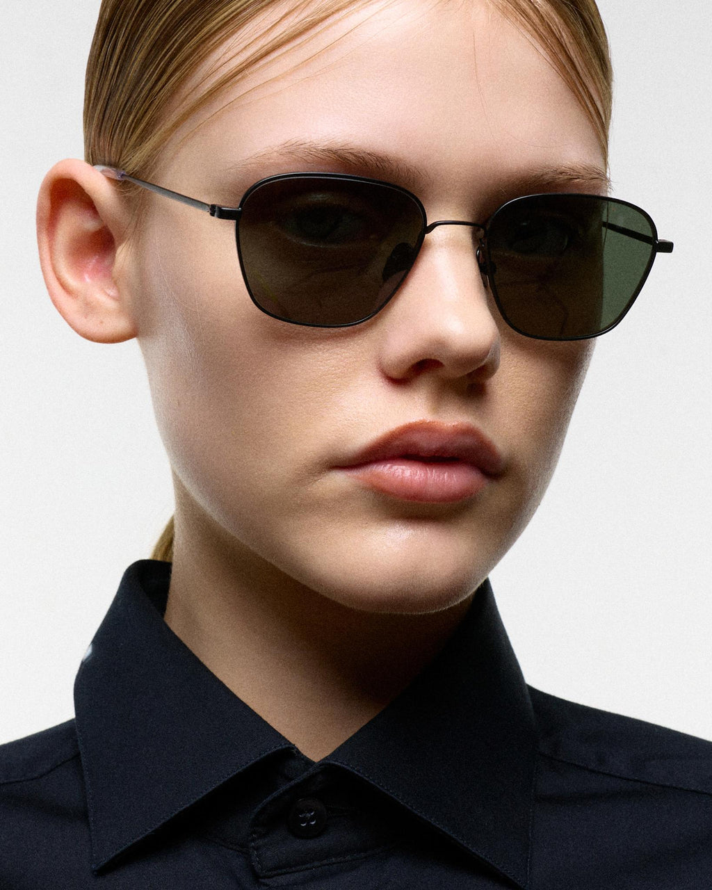 Otis Black - green solid lens
