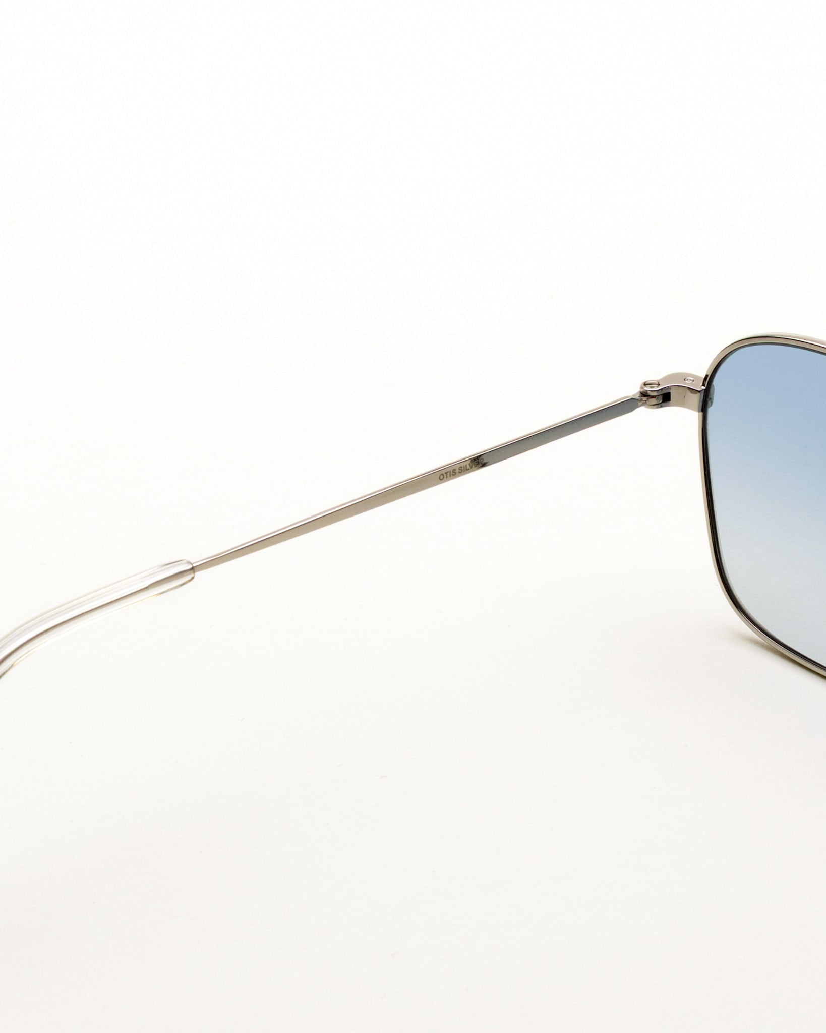 Otis Silver - blue gradient lens