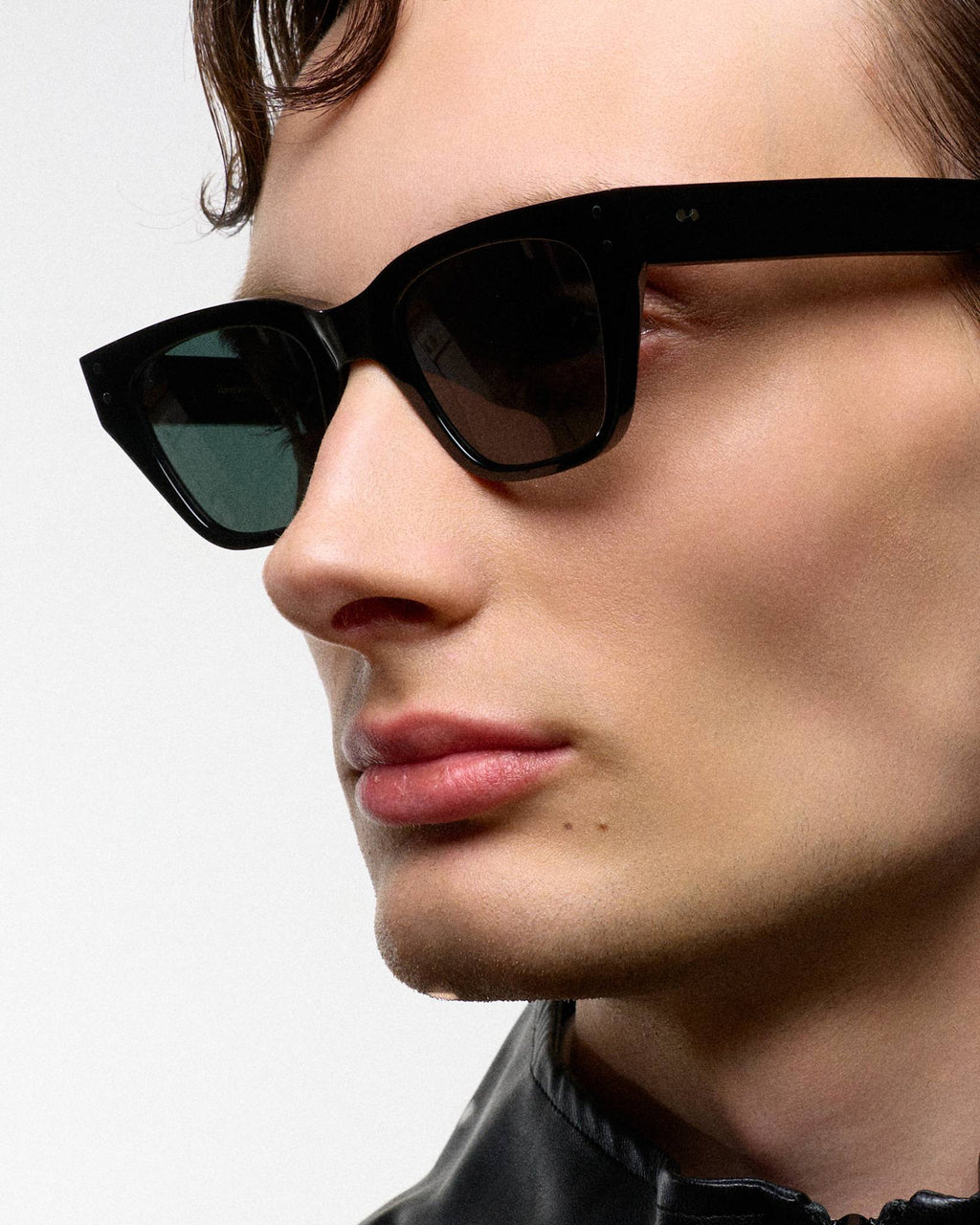Memphis Black - green solid lens