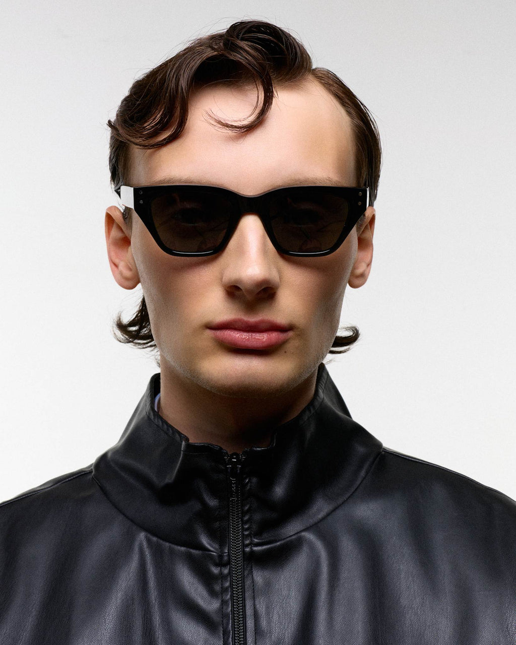 Memphis Black - green solid lens
