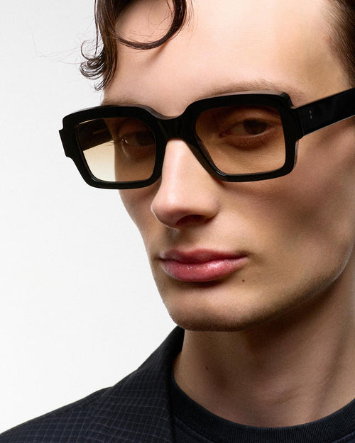 Apollo Black - brown gradient lens