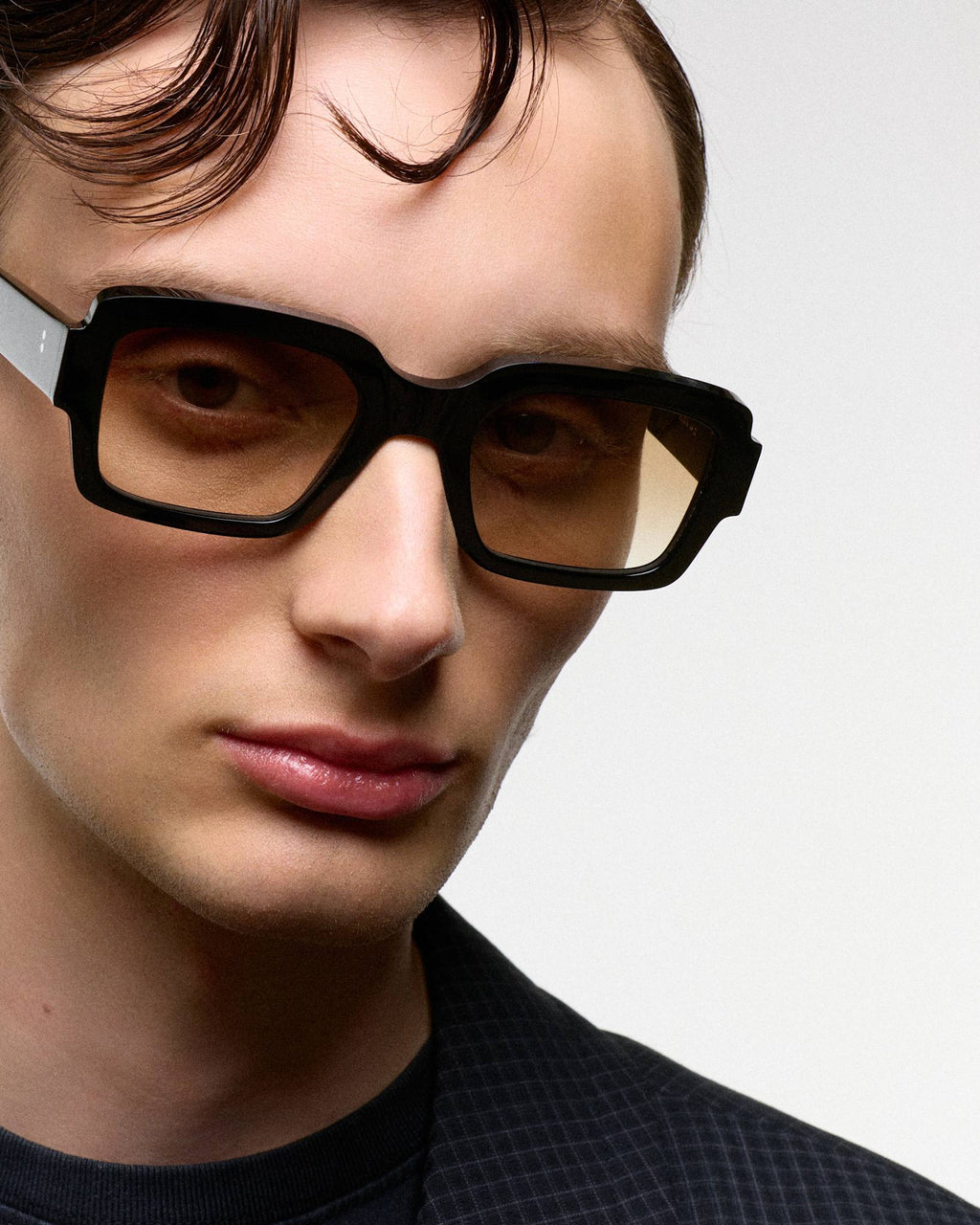 Apollo Black - brown gradient lens