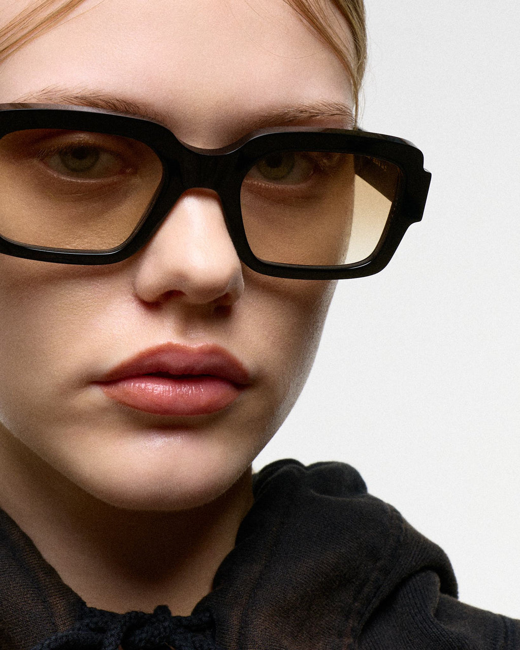 Apollo Black - brown gradient lens