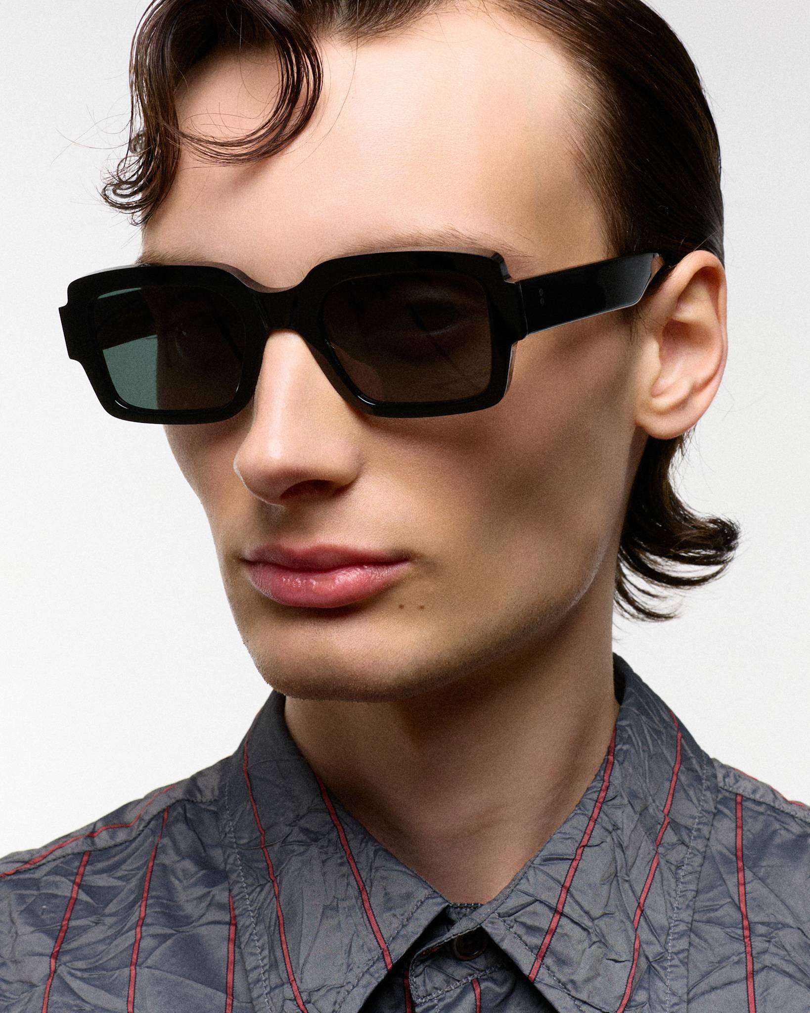 Apollo Black - green solid lens