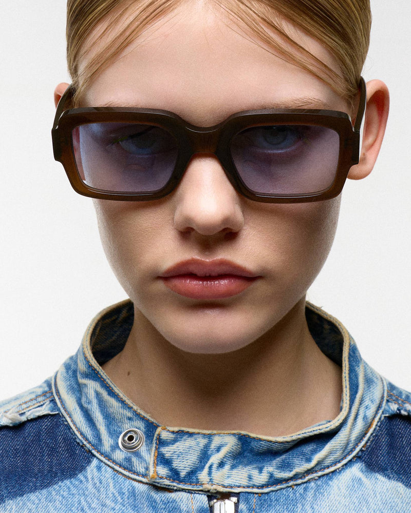 Apollo Chocolate - blue gradient lens