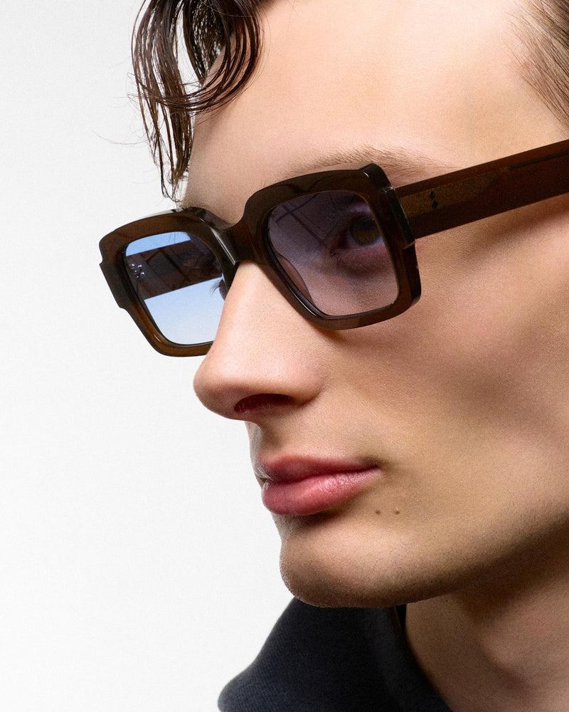 Apollo Chocolate - blue gradient lens