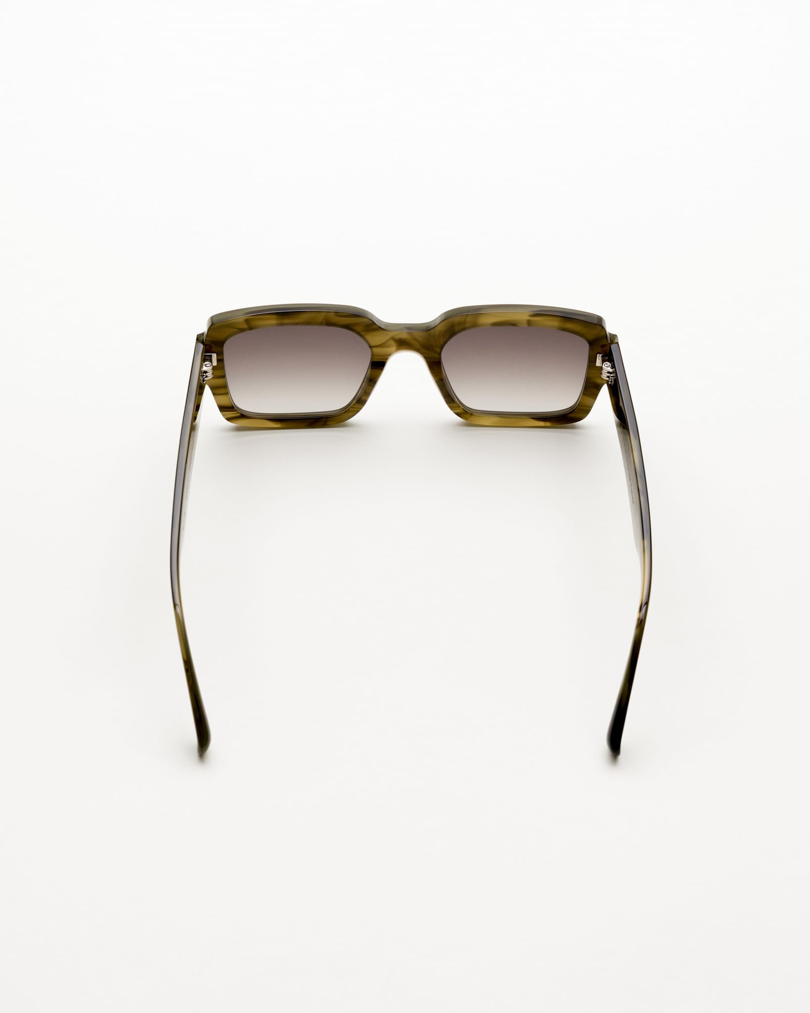 Apollo Olive Demi - grey gradient lens