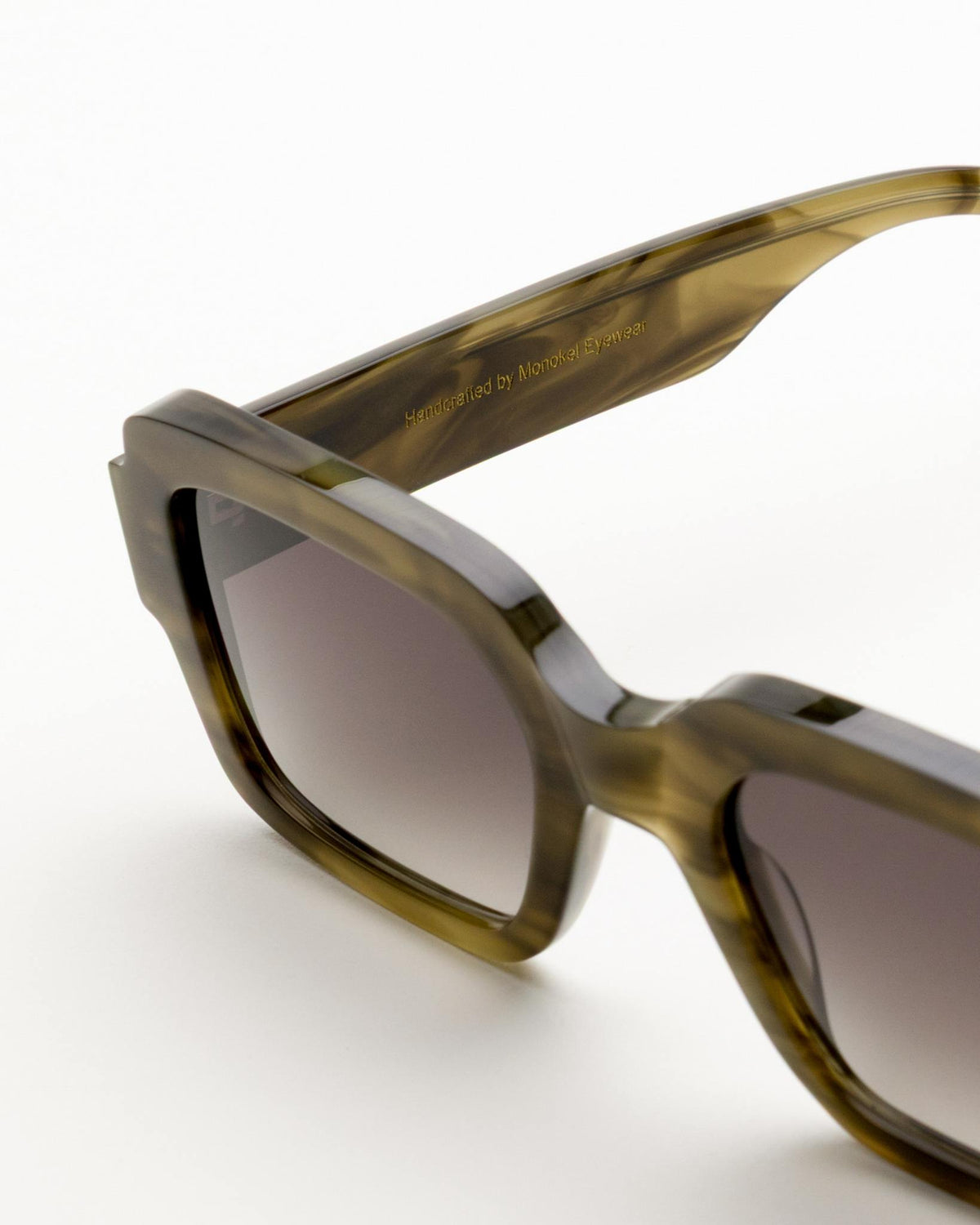 Apollo Olive Demi - grey gradient lens