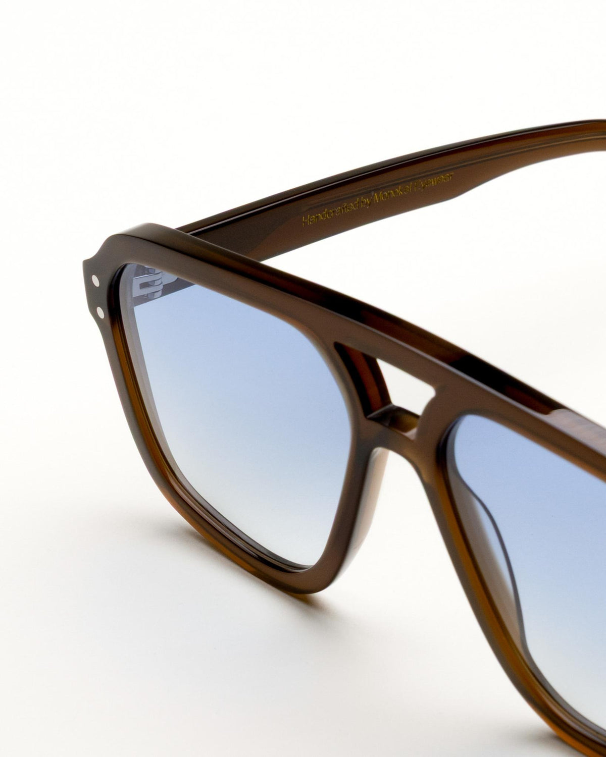 Jet Chocolate - blue gradient lens
