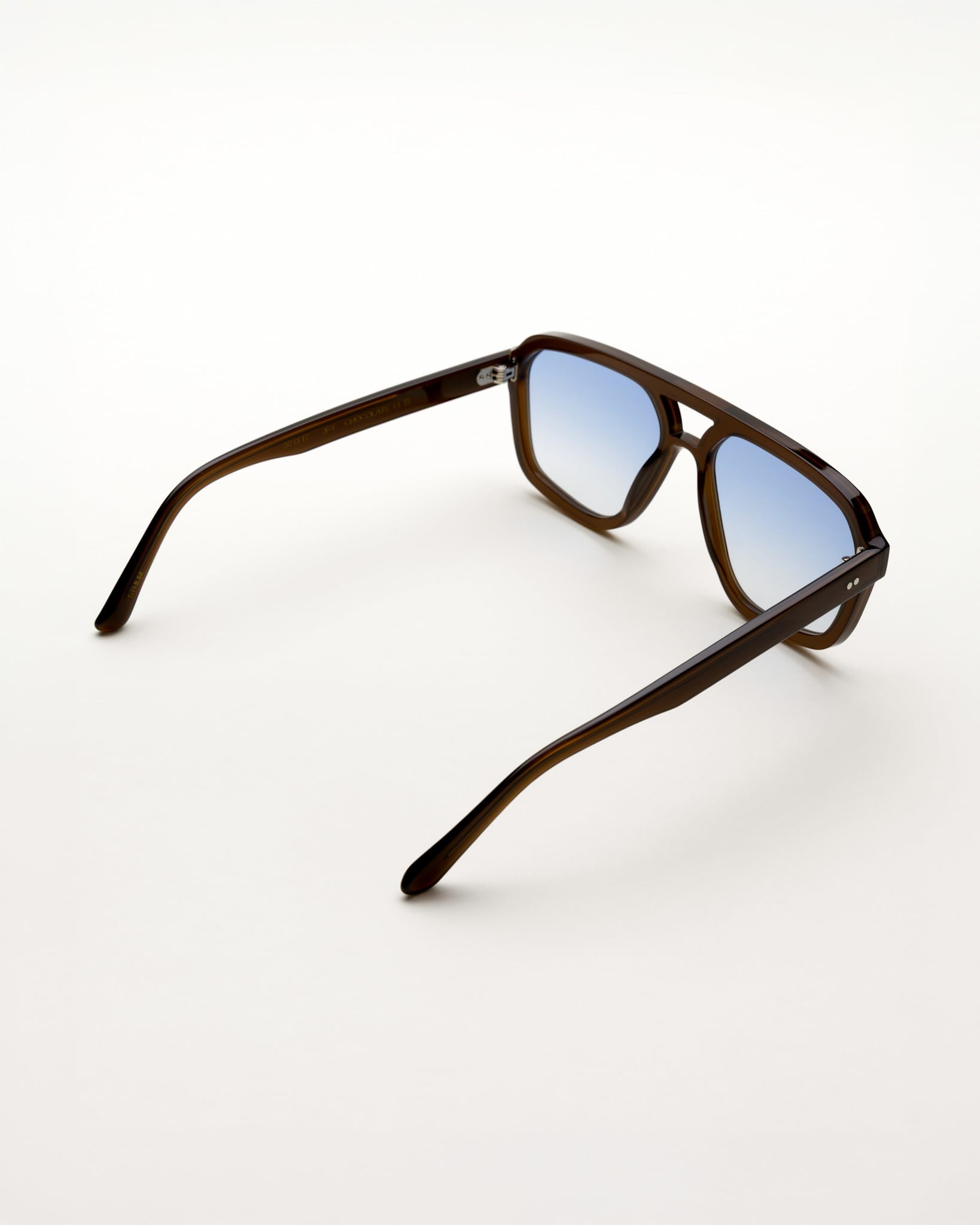 Jet Chocolate - blue gradient lens