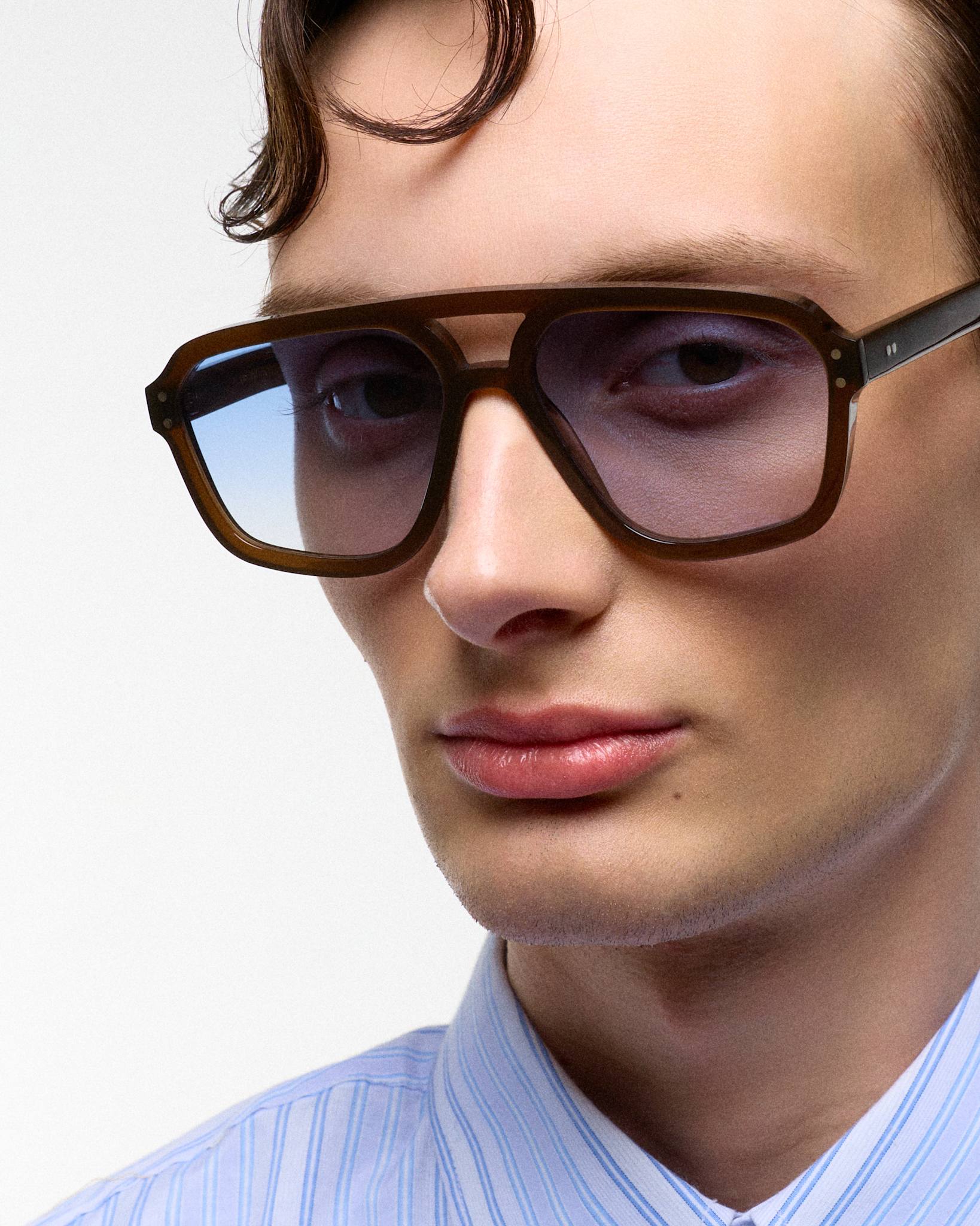 Jet Chocolate - blue gradient lens