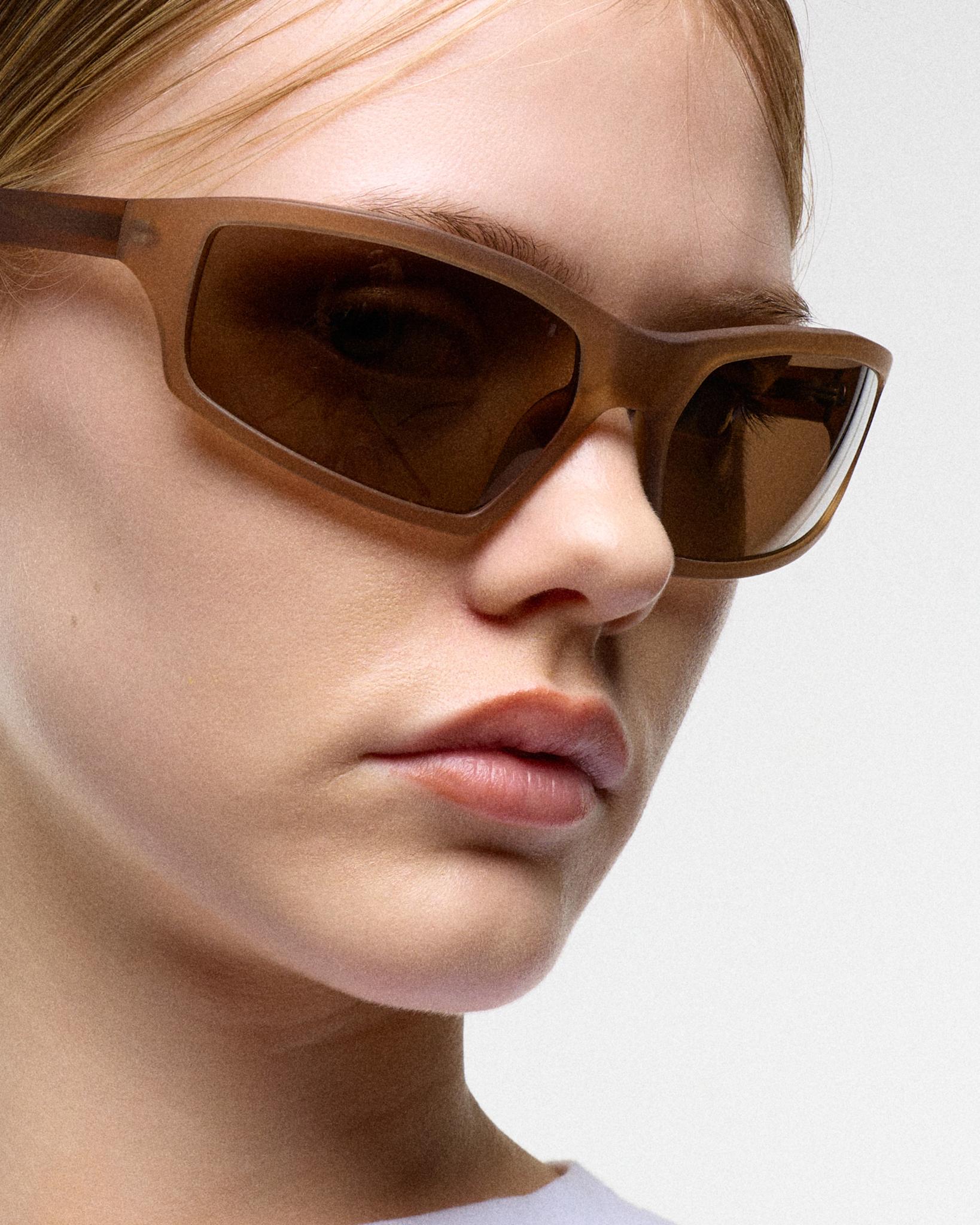 Raven matt Cola - brown solid polarized lens
