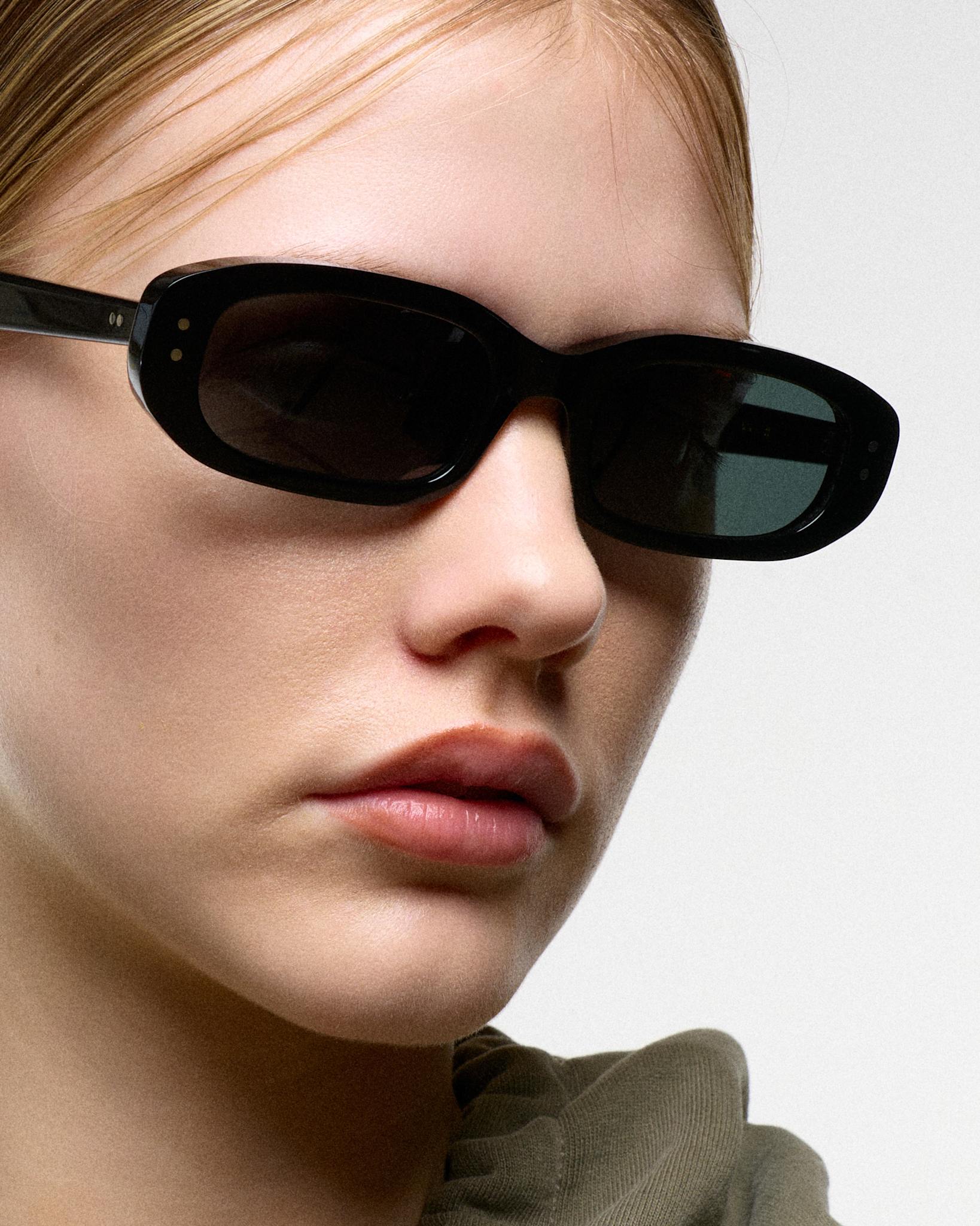 April Black - green solid lens