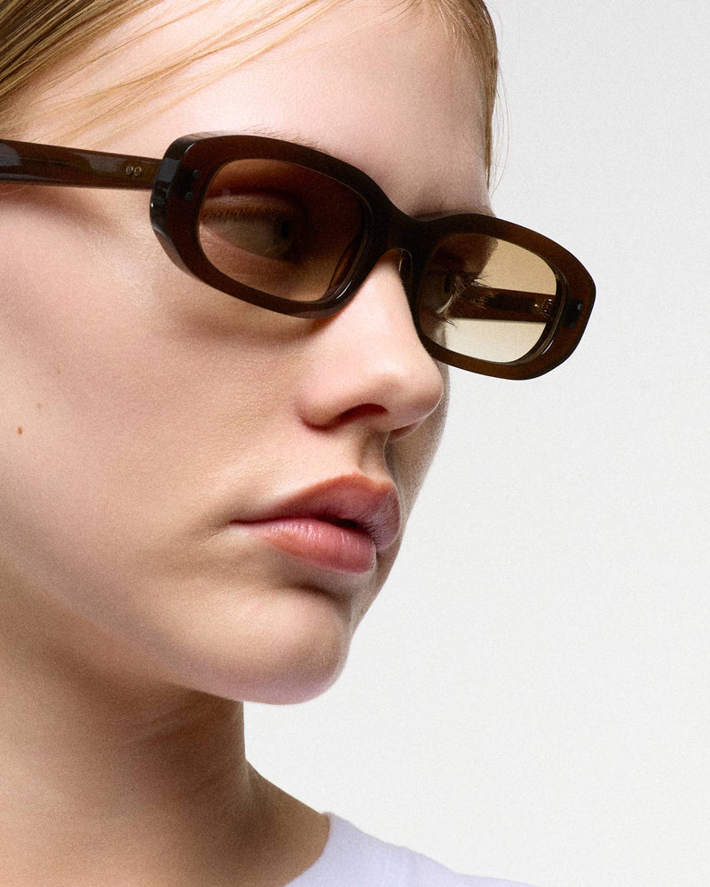 April Chocolate - brown gradient lens