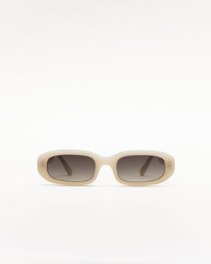 April Pearl - grey gradient lens