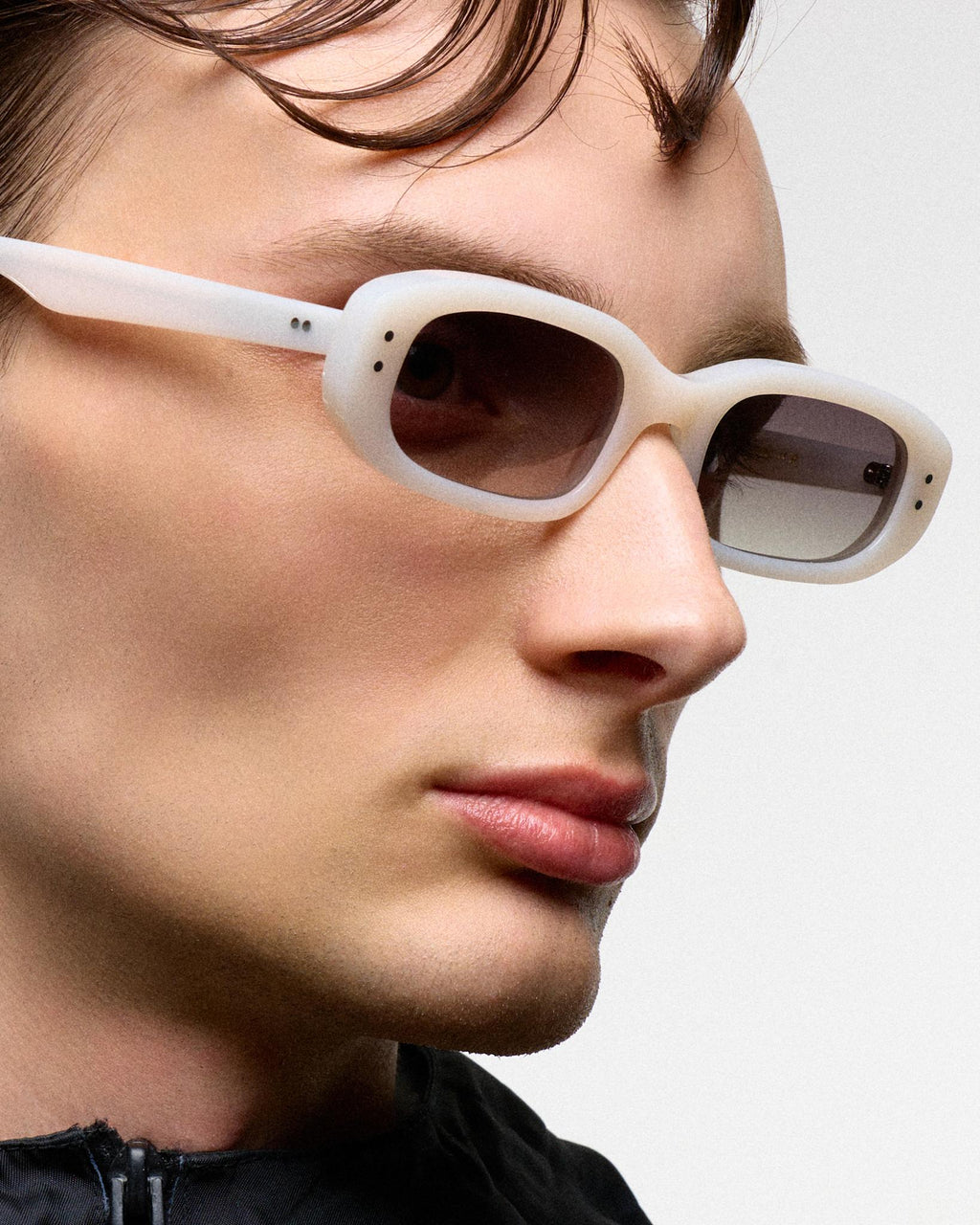 April Pearl - grey gradient lens