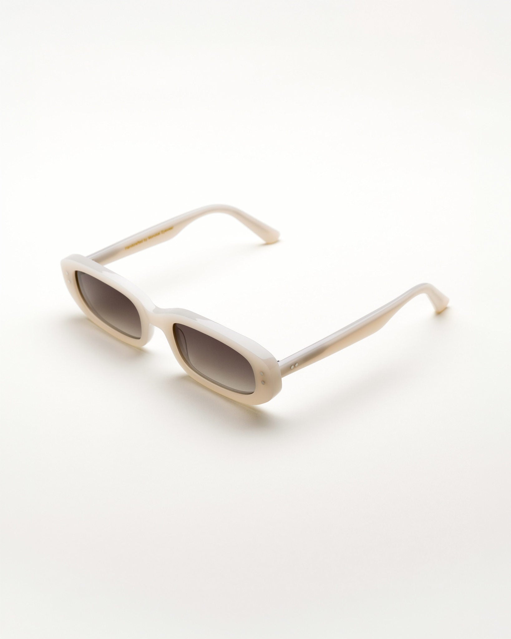 April Pearl - grey gradient lens