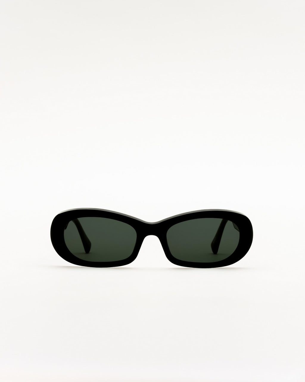 Belle Black - green solid lens