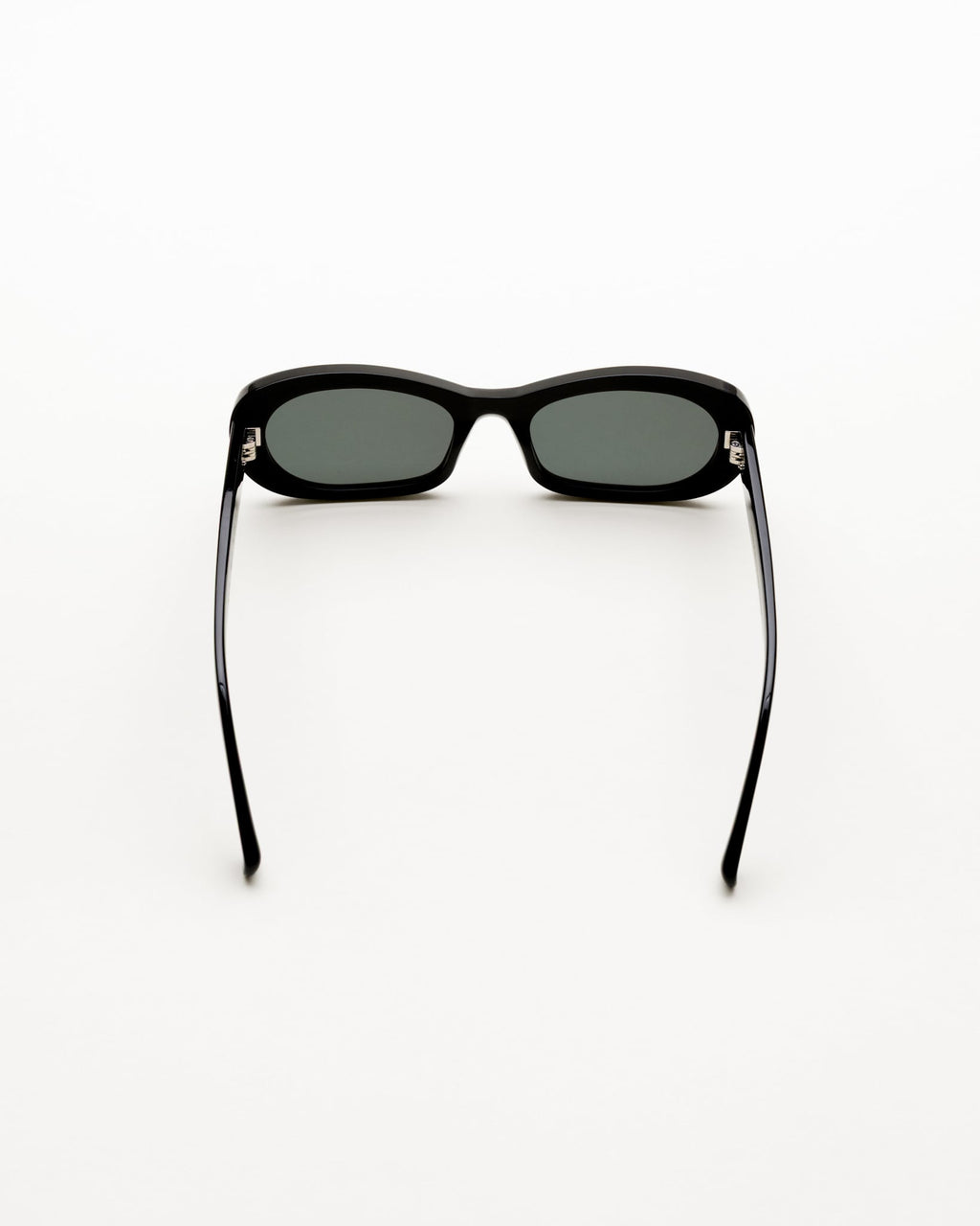 Belle Black - green solid lens