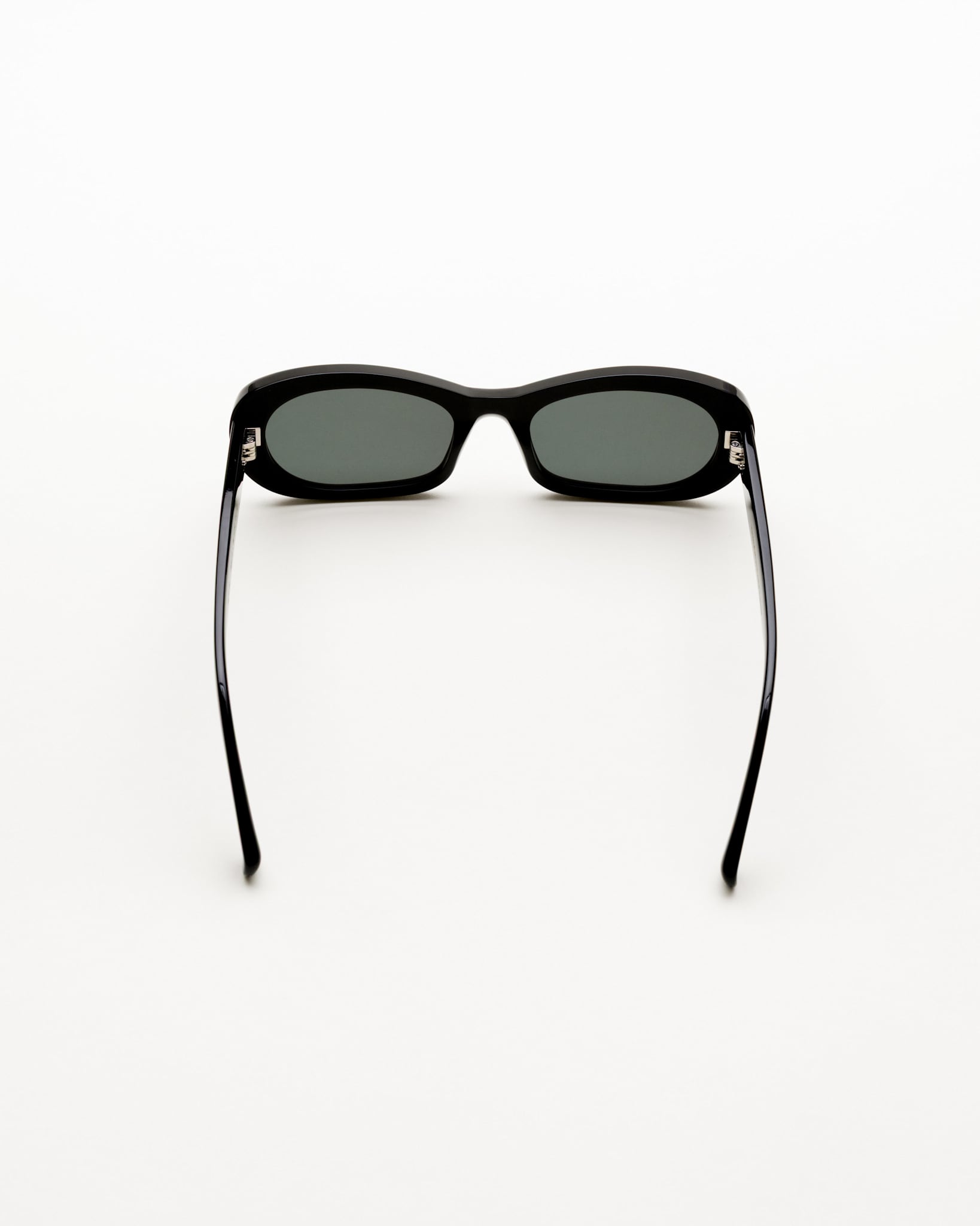 Belle Black - green solid lens