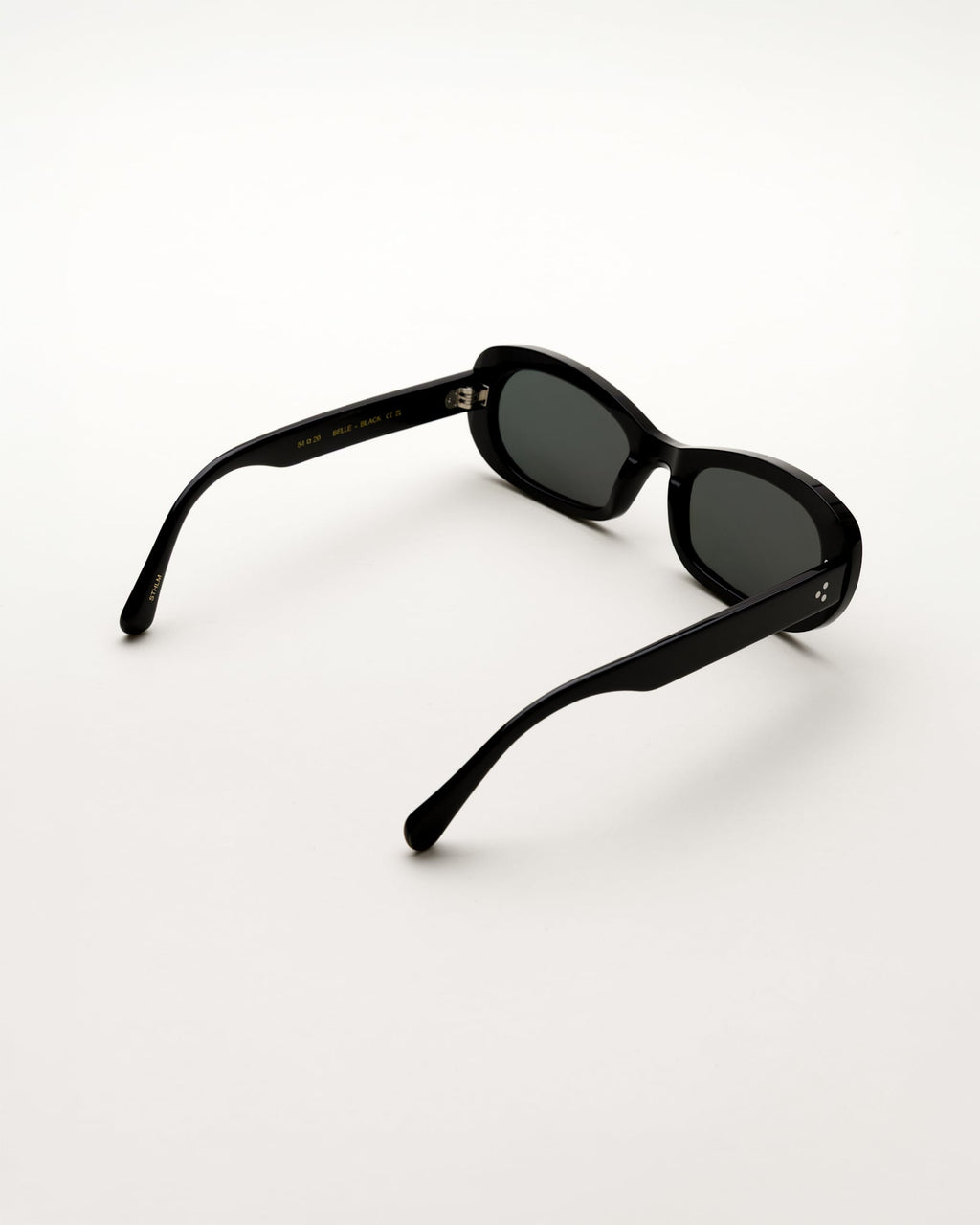 Belle Black - green solid lens