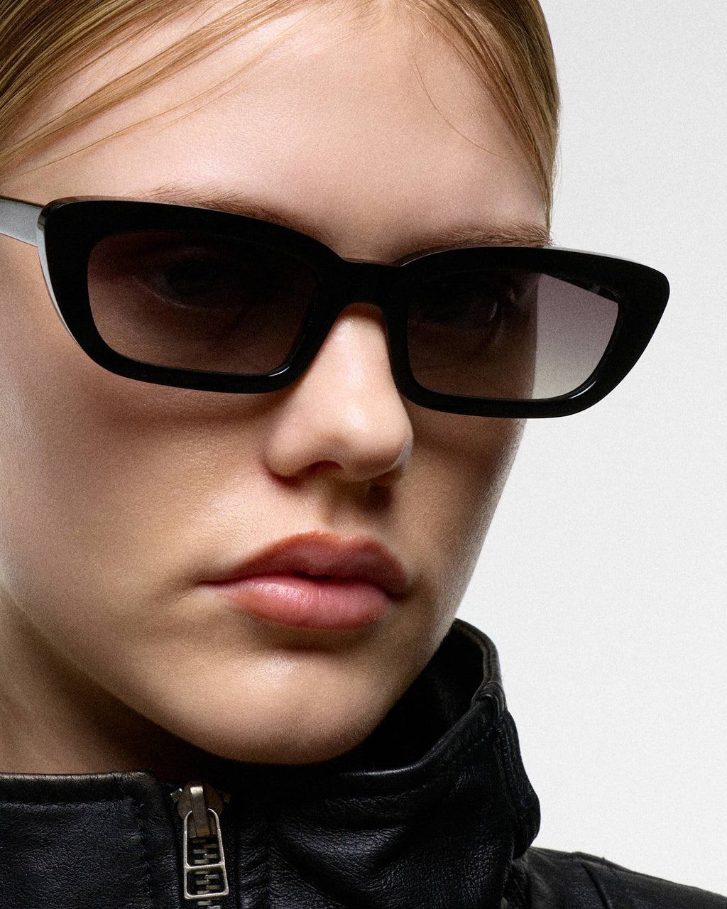 Nova Black - grey gradient lens