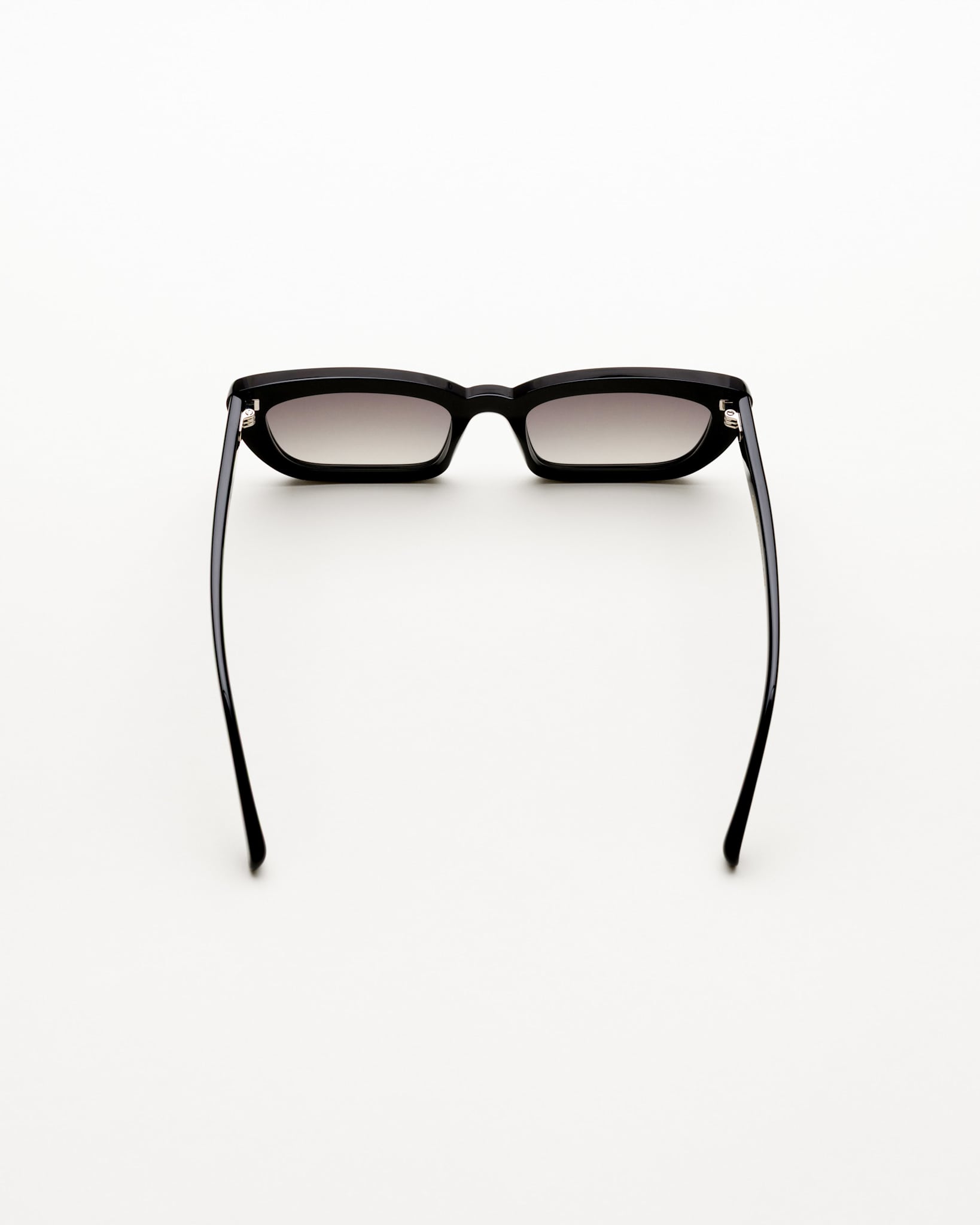 Nova Black - grey gradient lens