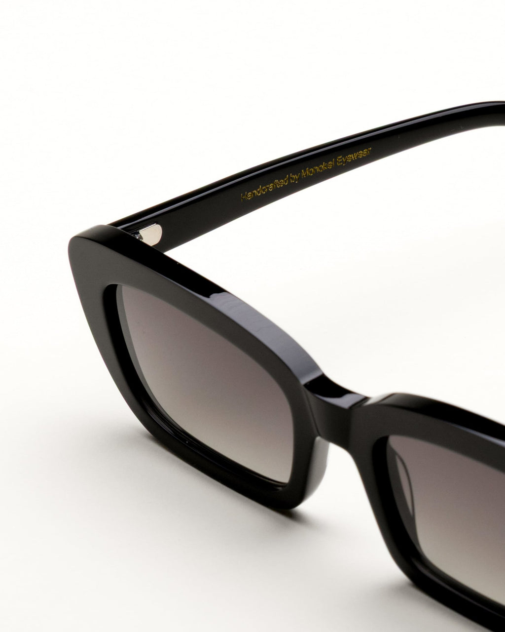 Nova Black - grey gradient lens