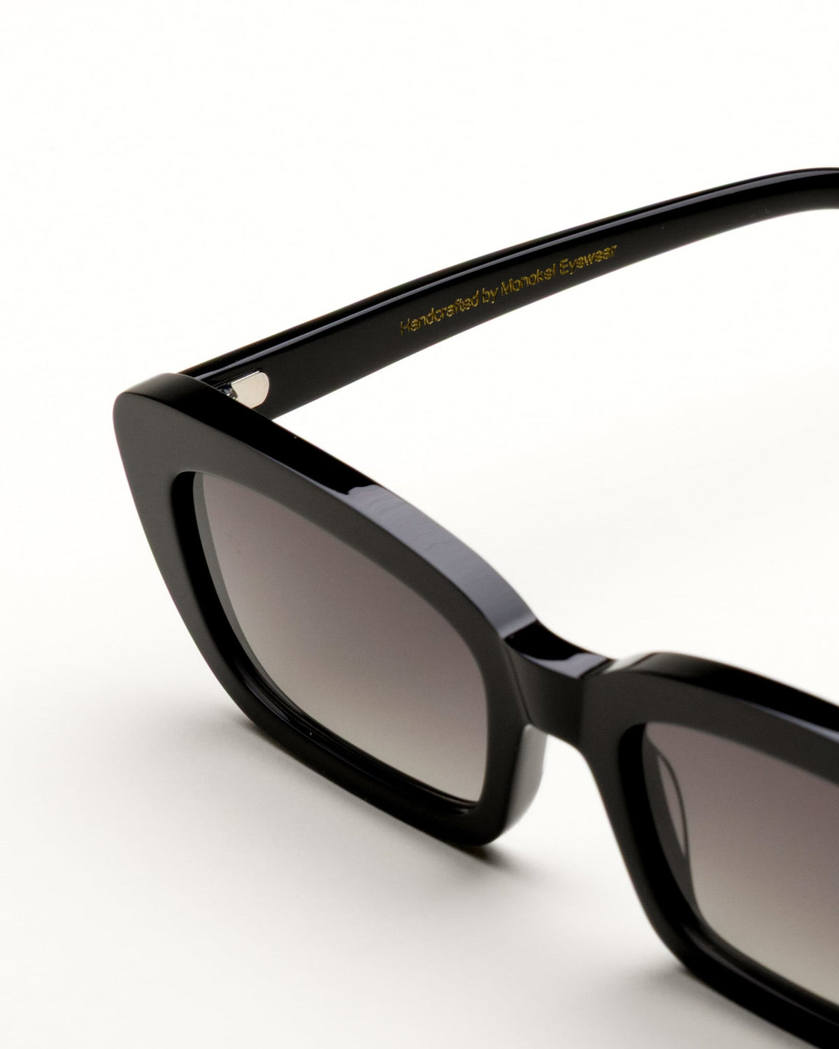 Nova Black - grey gradient lens