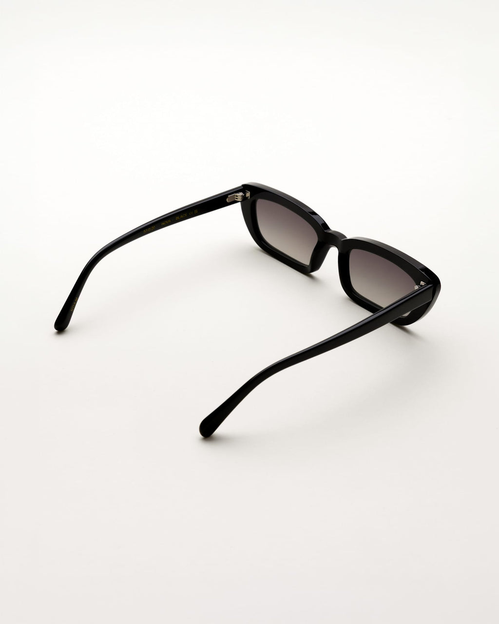 Nova Black - grey gradient lens