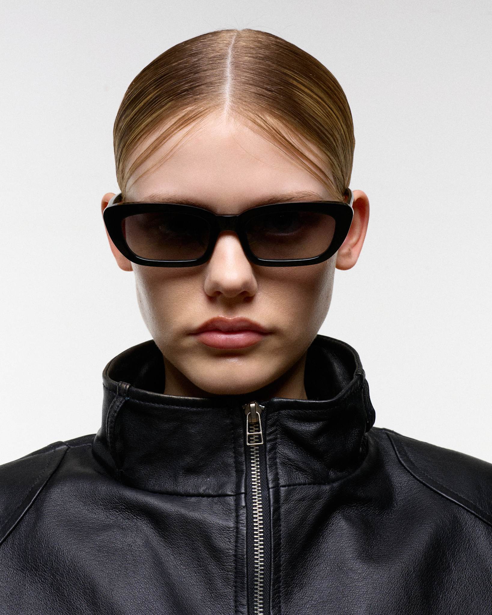 Nova Black - grey gradient lens