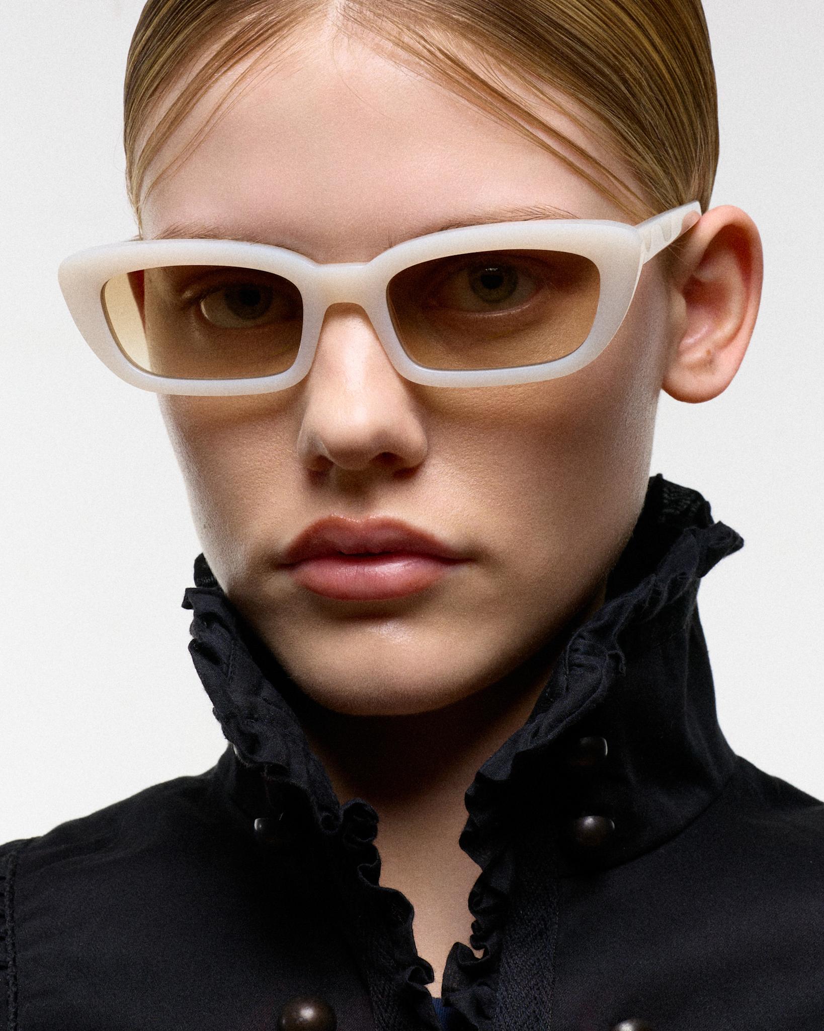 Nova Pearl - brown gradient lens