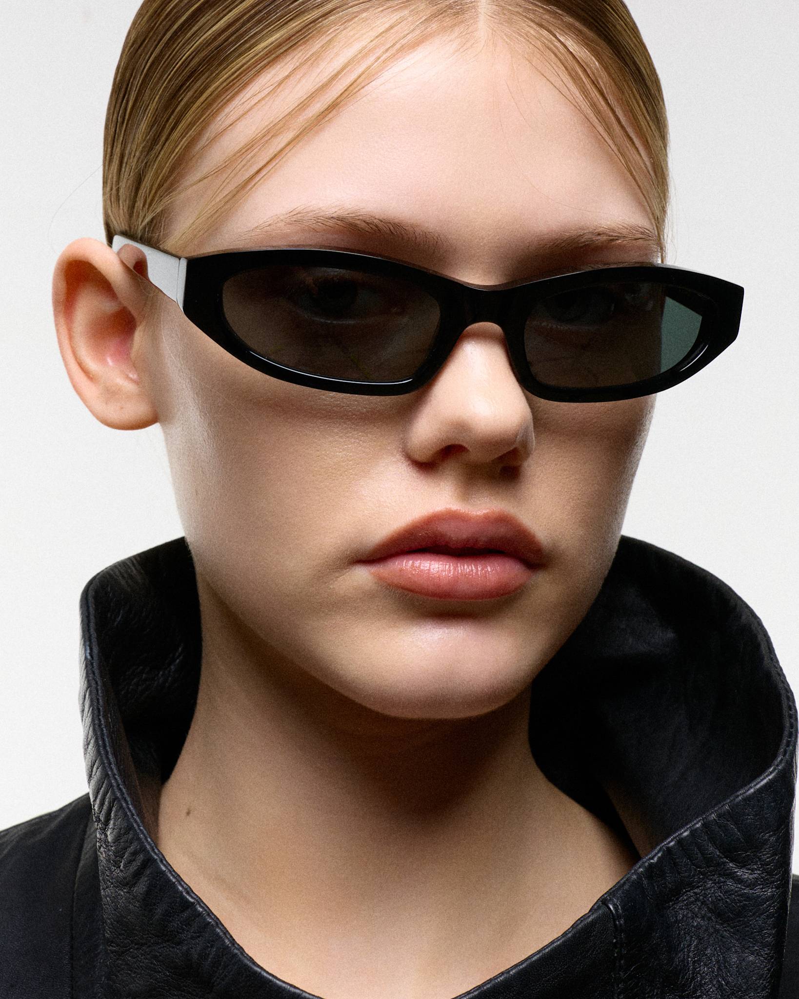 Miles Black - Green solid lens