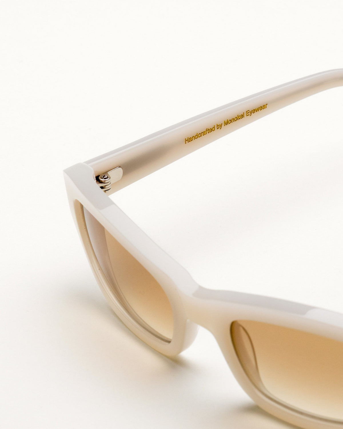 Miles Pearl - brown gradient lens