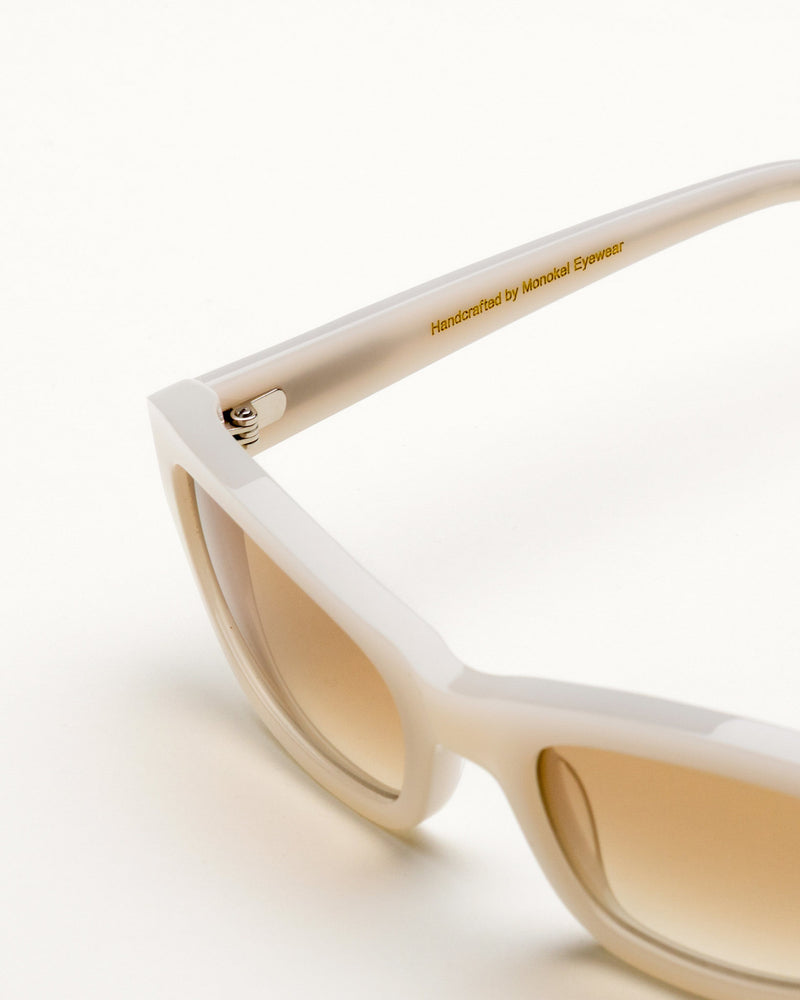 Miles Pearl - brown gradient lens
