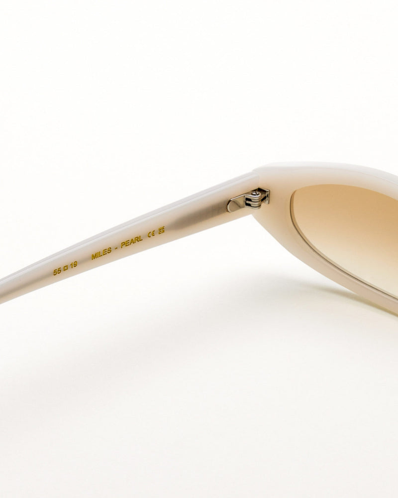 Miles Pearl - brown gradient lens