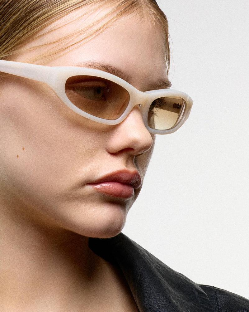 Miles Pearl - brown gradient lens
