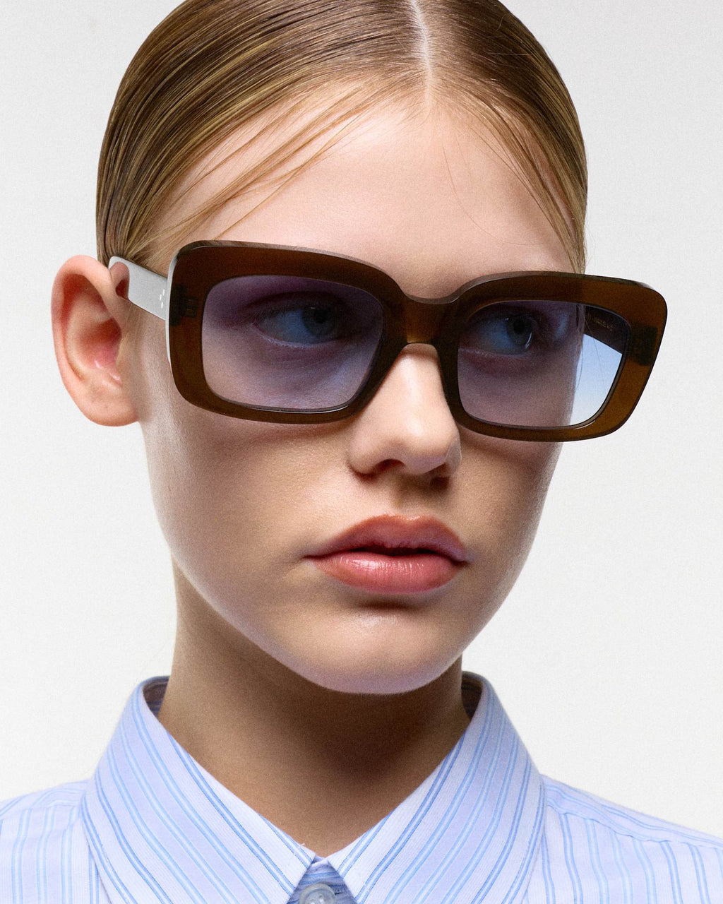 Molly Chocolate - blue gradient lens